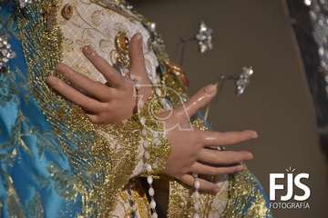 Engalanamiento de la imagen durante la jornada de este viernes/Francisco Santana Ravelo.
